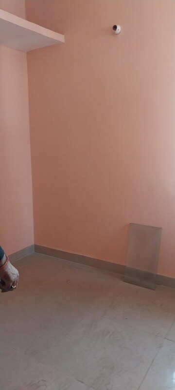 Room in 1.5 BHK Apartment at Sector 10 Greater Noida – for Rent