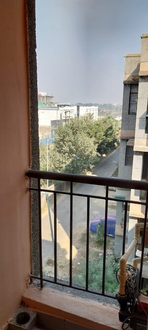 Balcony in 1.5 BHK Apartment at Sector 10 Greater Noida – for Rent