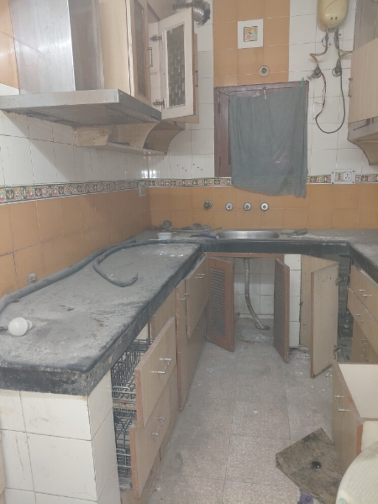 Kitchen, janakpuri 2 Bedroom 1200 Sq.Ft. Apartment In Janakpuri Delhi 9581011