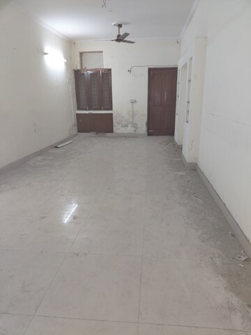Room in 2 BHK Apartment at Janakpuri – for Sale