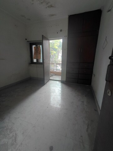 Room in 2 BHK Apartment at Janakpuri – for Sale