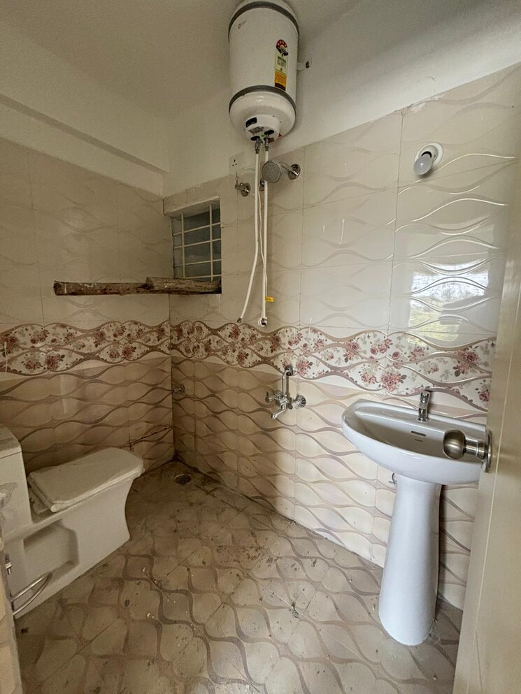 Bathroom, aashiyana-apartment-jp-nagar 2 Bedroom 1200 Sq.Ft. Apartment In Jp Nagar Bangalore 9580981