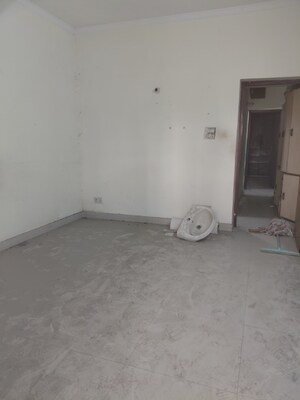 Room in 2 BHK Apartment at Janakpuri – for Sale