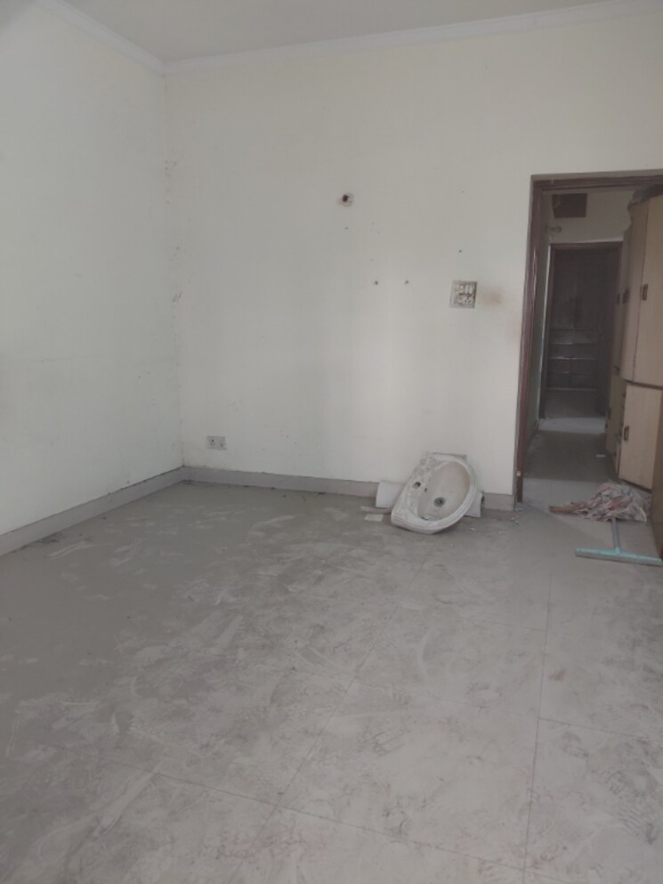 Room, janakpuri 2 Bedroom 1200 Sq.Ft. Apartment In Janakpuri Delhi 9581011