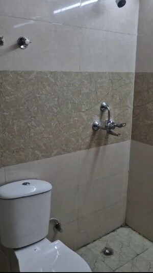 Master Bedroom in 3 BHK Apartment at Amrapali Golf Homes, Sector 4 Greater Noida – for Rent