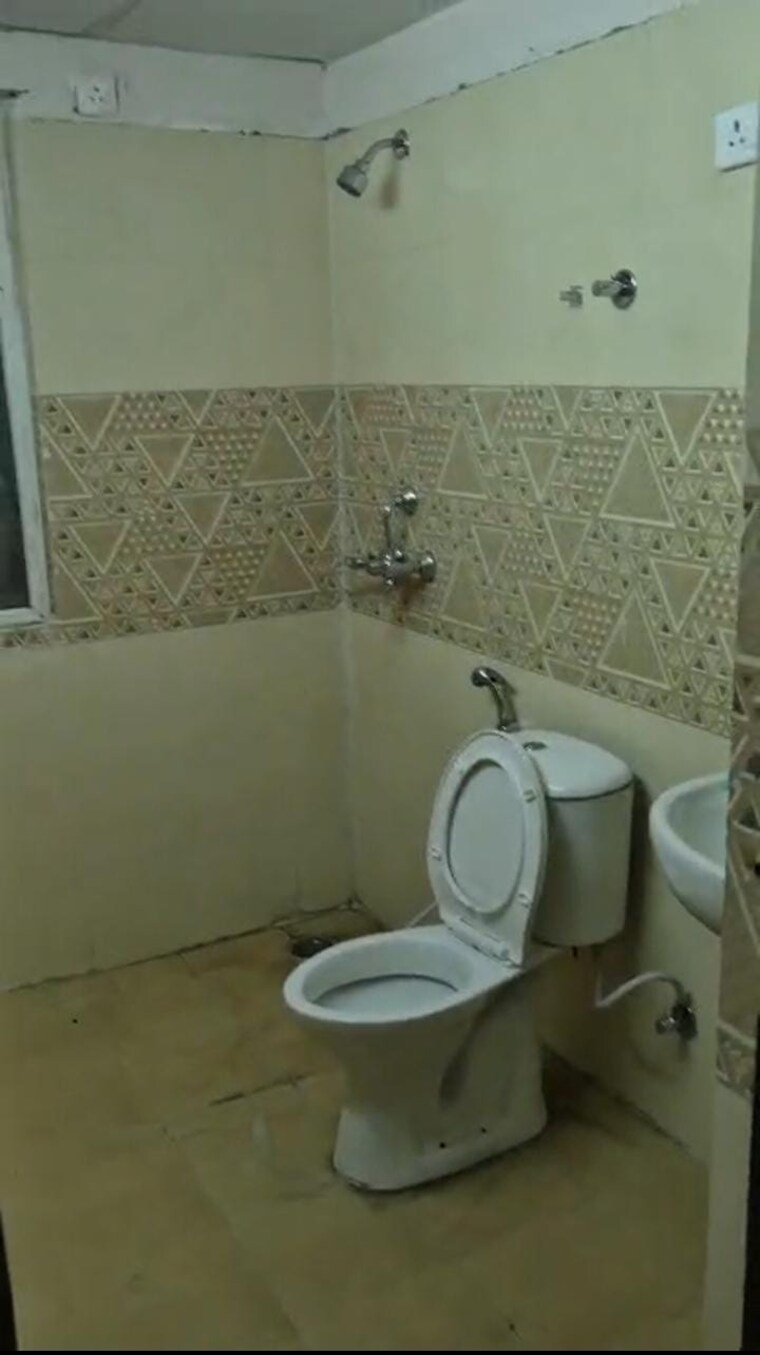 Bathroom, amrapali-golf-homes 3 Bedroom 1115 Sq.Ft. Apartment In Sector 4 Greater Noida Greater Noida 9580999