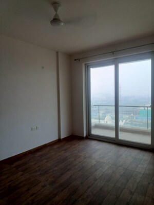 Room in 3 BHK Apartment at Omaxe Royal Residency Faridabad, Sector 79 – for Sale