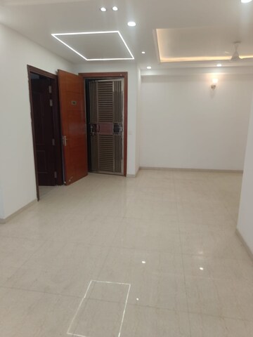 Room in 3 BHK Apartment at Omaxe Royal Residency Faridabad, Sector 79 – for Sale