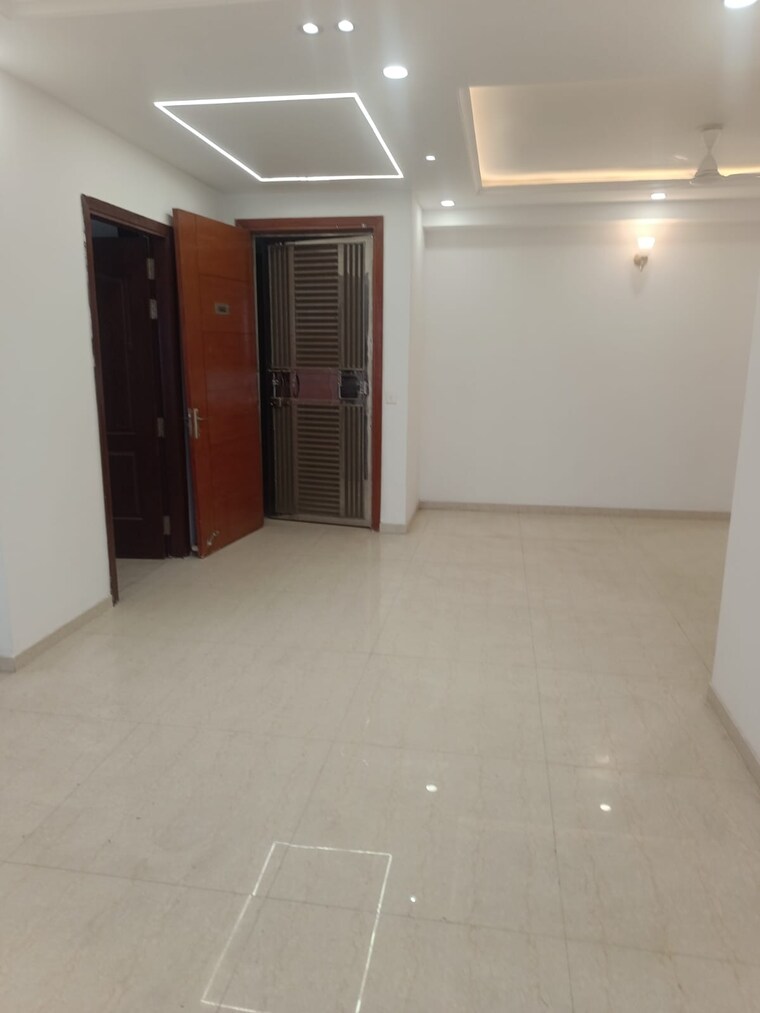Room, omaxe-royal-residency-faridabad 3 Bedroom 1925 Sq.Ft. Apartment In Sector 79 Faridabad 9581026