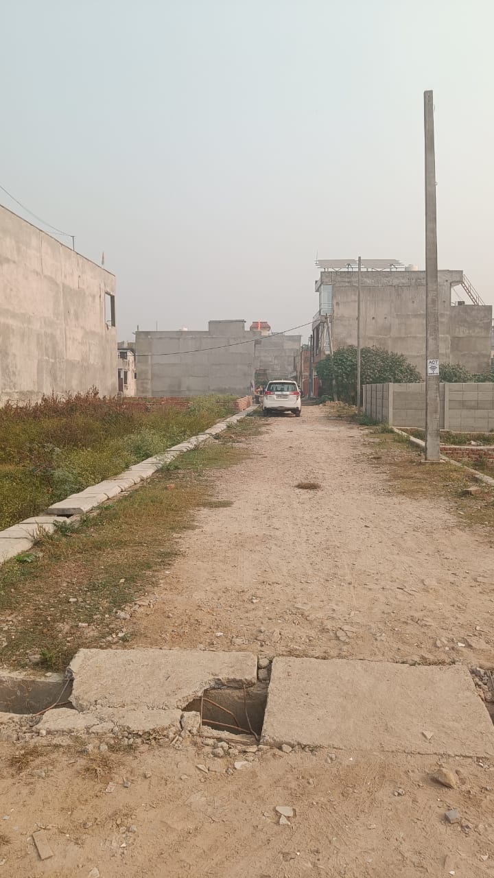 Plot For Sale in Raebareli Road