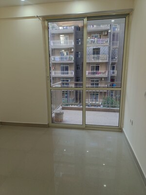 Room in 3 BHK Apartment at Conscient Habitat Residences, Sector 78 – for Sale