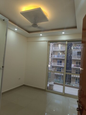 Room in 3 BHK Apartment at Conscient Habitat Residences, Sector 78 – for Sale