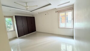 Room in 2 BHK Apartment at Mvp Colony – for Rent