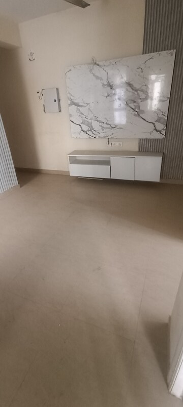 2 BHK Apartment For Rent in Shree Vardhman Mantra, Sector 67