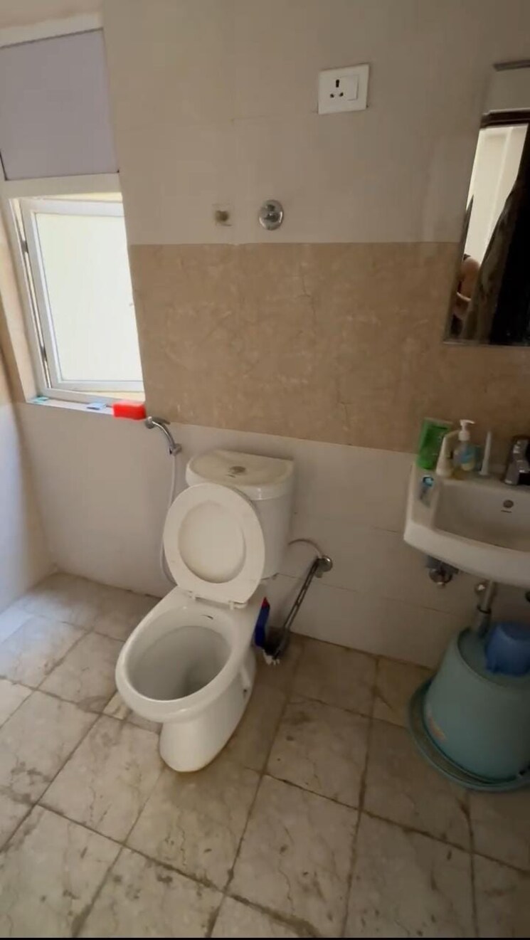 Bathroom, amrapali-golf-homes 2 Bedroom 835 Sq.Ft. Apartment In Sector 4 Greater Noida Greater Noida 9581058