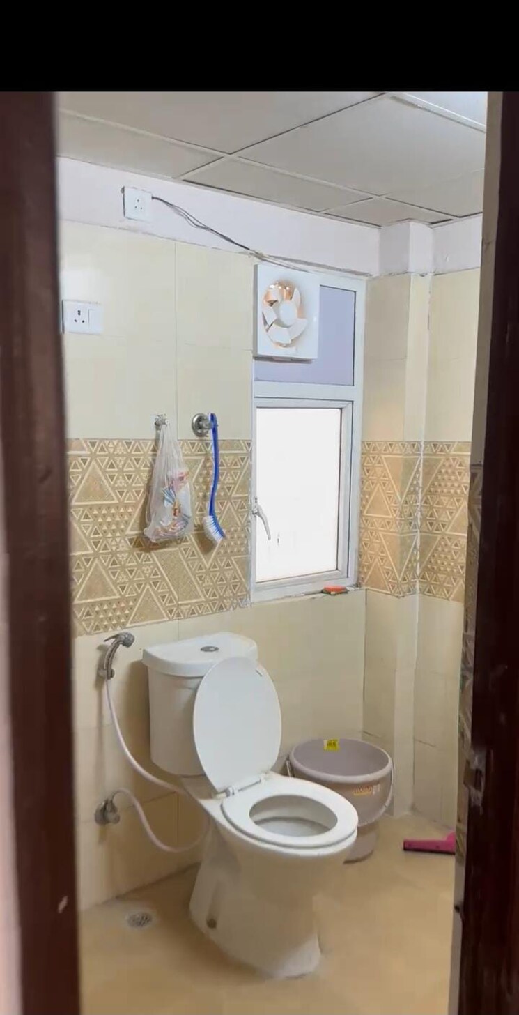 Bathroom, amrapali-golf-homes 2 Bedroom 835 Sq.Ft. Apartment In Sector 4 Greater Noida Greater Noida 9581058