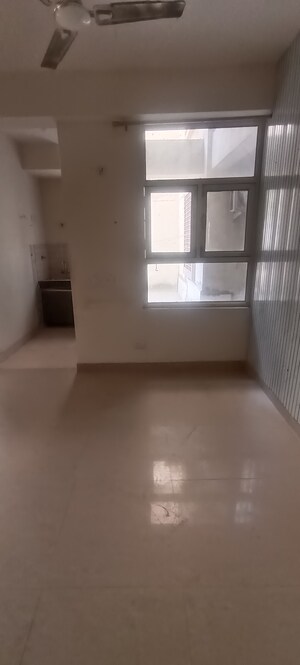 Room in 2 BHK Apartment at Shree Vardhman Mantra, Sector 67 – for Rent