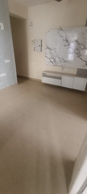 Room in 2 BHK Apartment at Shree Vardhman Mantra, Sector 67 – for Rent