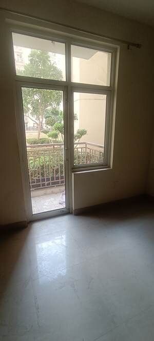 Room in 2 BHK Apartment at Shree Vardhman Mantra, Sector 67 – for Rent