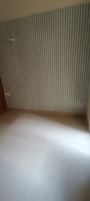 Room in 2 BHK Apartment at Shree Vardhman Mantra, Sector 67 – for Rent