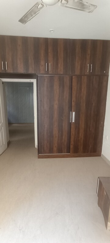 Room in 2 BHK Apartment at Shree Vardhman Mantra, Sector 67 – for Rent