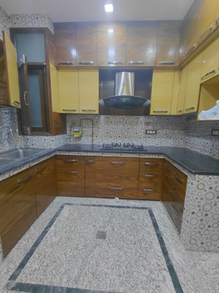 Kitchen, janakpuri 3 Bedroom 1350 Sq.Ft. Builder Floor In Janakpuri Delhi 9581112