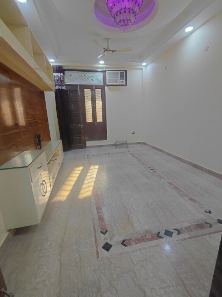 Bedroom, janakpuri 3 Bedroom 1350 Sq.Ft. Builder Floor In Janakpuri Delhi 9581112
