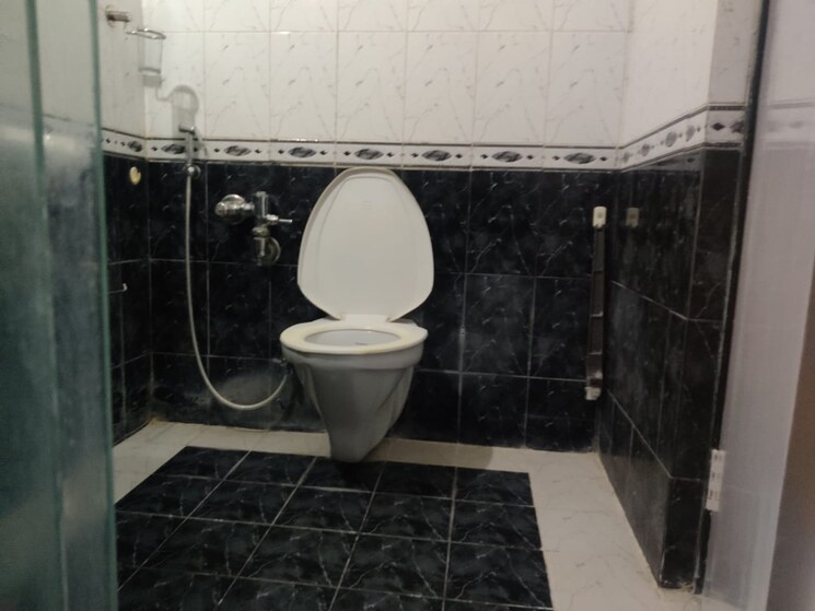 Bathroom, mahindra-lifespaces-the-great-eastern-gardens 3 Bedroom 1300 Sq.Ft. Apartment In Kanjurmarg West Mumbai 9581135