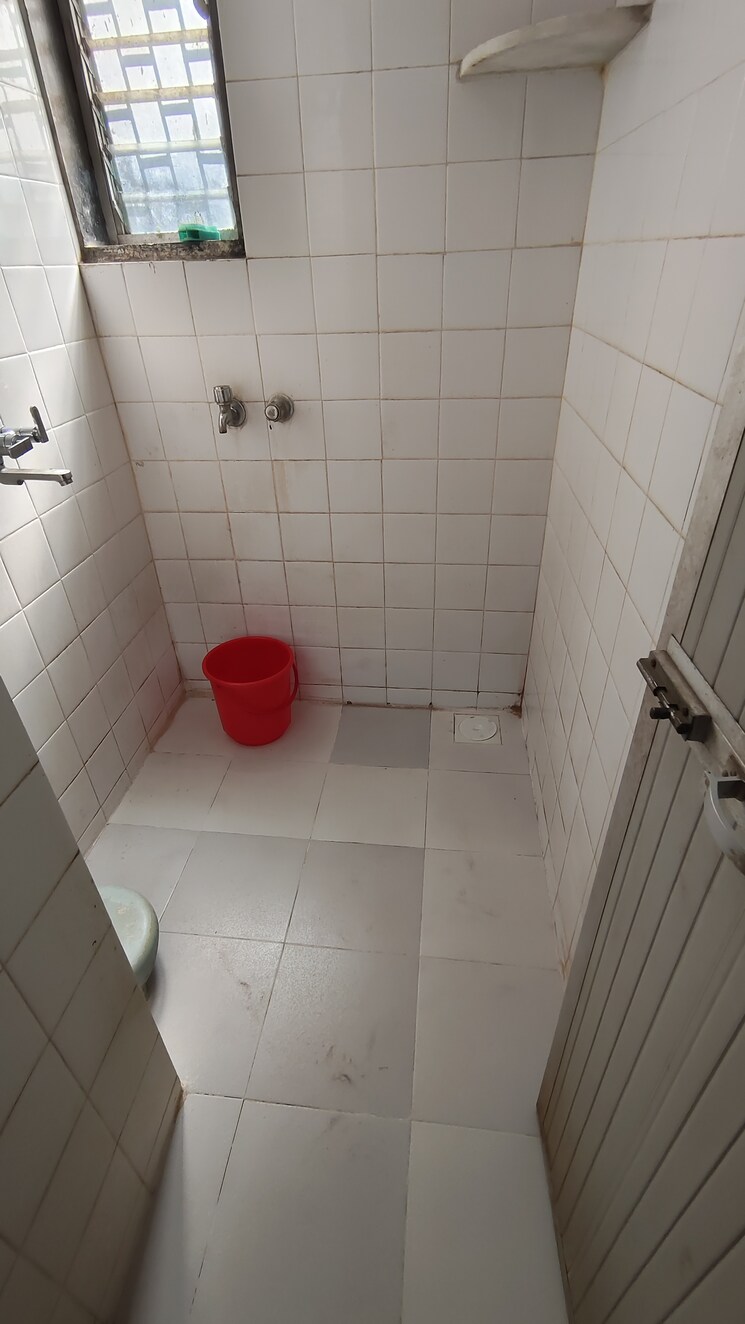 Bathroom, jeevan-nagar-chs 1 RK 360 Sq.Ft. Apartment In Mulund East Mumbai 9581171