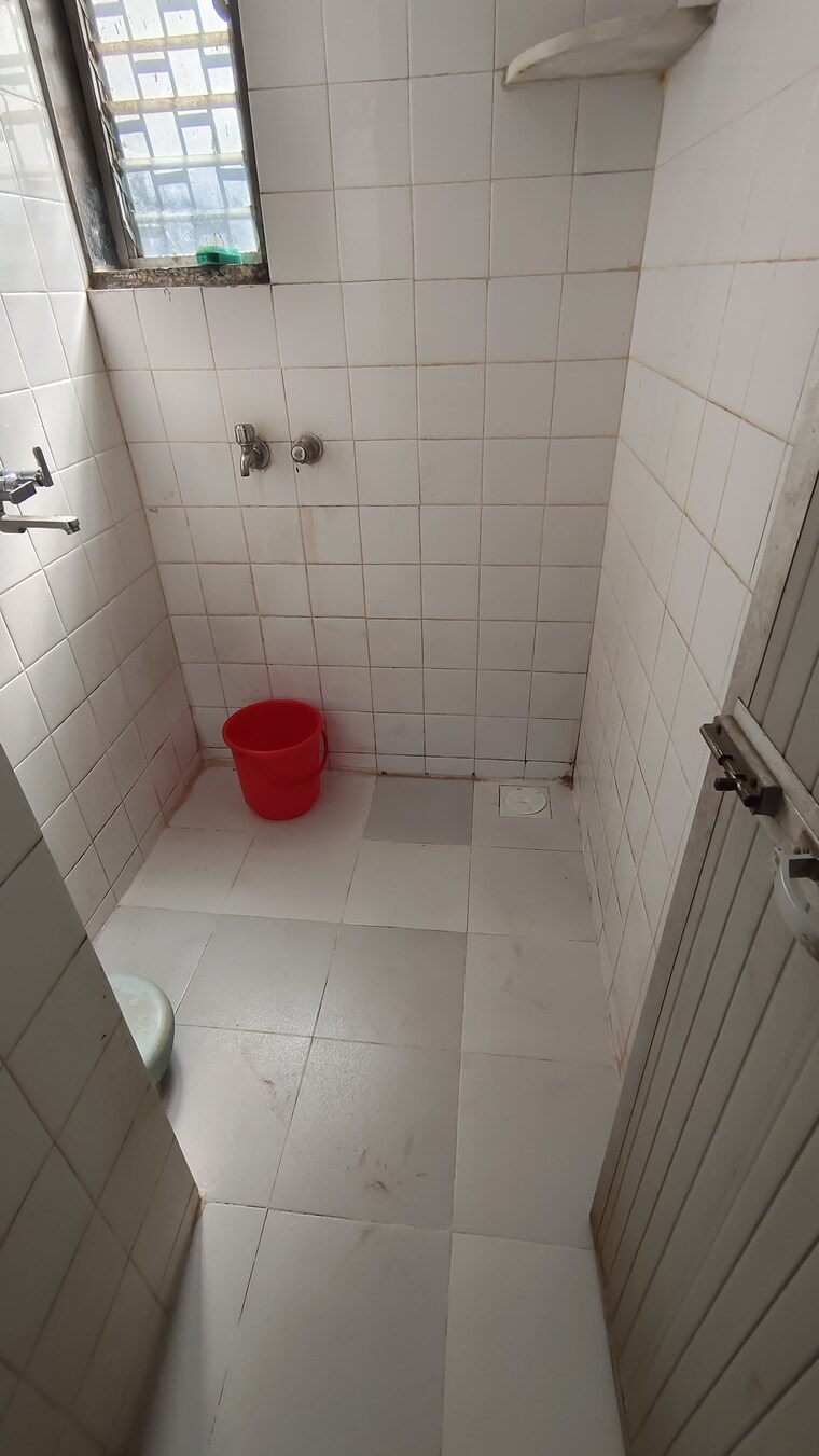 Bathroom, jeevan-nagar-chs 1 RK 360 Sq.Ft. Apartment In Mulund East Mumbai 9581171