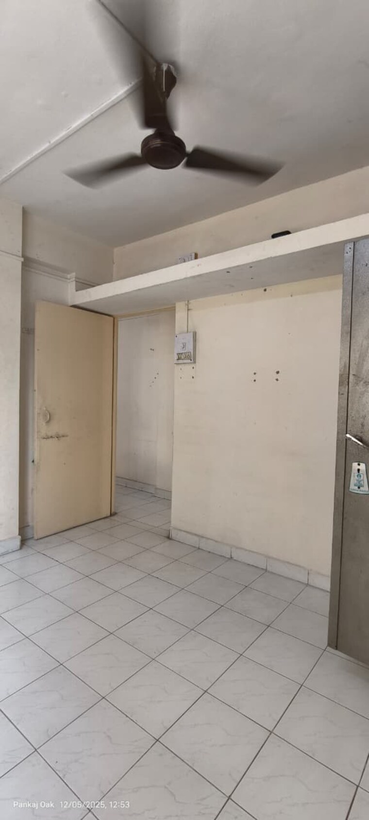 Room, kadam-plaza-katraj 2 Bedroom 1000 Sq.Ft. Apartment In Katraj Pune 9581165