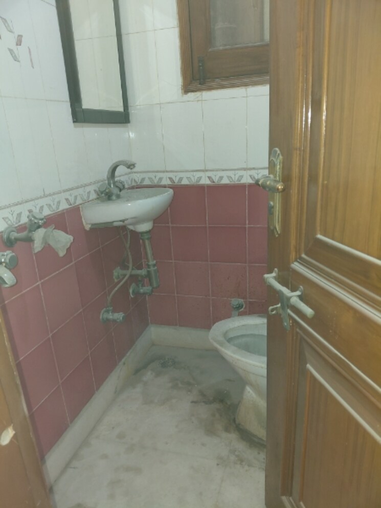 Kitchen, janakpuri 3 Bedroom 1350 Sq.Ft. Builder Floor In Janakpuri Delhi 9581202