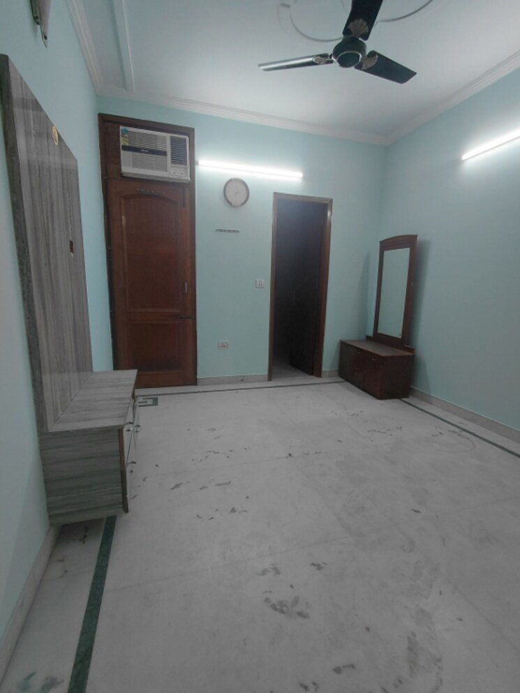 Room, janakpuri 3 Bedroom 1350 Sq.Ft. Builder Floor In Janakpuri Delhi 9581202