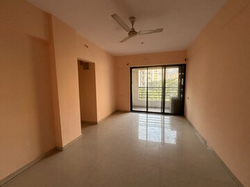 Room in 1 BHK Apartment at KIPL Morya, Kasarvadavali – for Rent