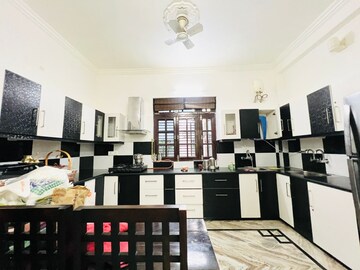 Kitchen in 6+ BHK Independent House at Gomti Nagar – for Sale