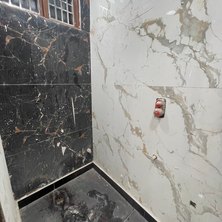 Balcony, rohini sector 23 1 Bedroom 400 Sq.Ft. Builder Floor In Rohini Sector 23 Delhi 9581204