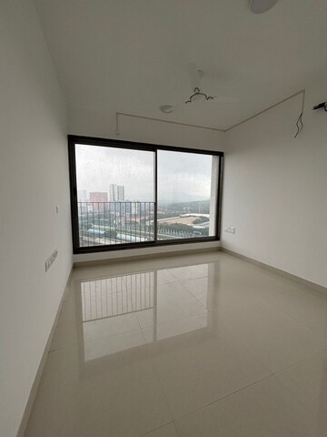 Room in 2 BHK Apartment at Sunteck City Avenue 4, Goregaon West – for Rent