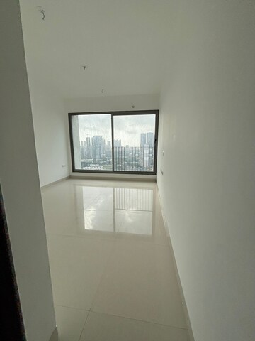 Room in 2 BHK Apartment at Sunteck City Avenue 4, Goregaon West – for Rent