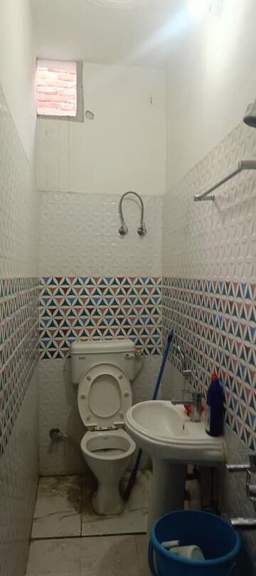 Room in  Pg at Vineet Khand – for Rent