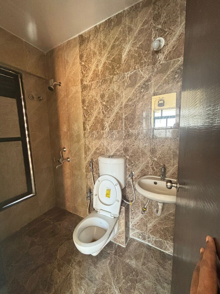 Bathroom, haware-dahlia 1 RK 322 Sq.Ft. Apartment In Kasarvadavali Thane 9581234