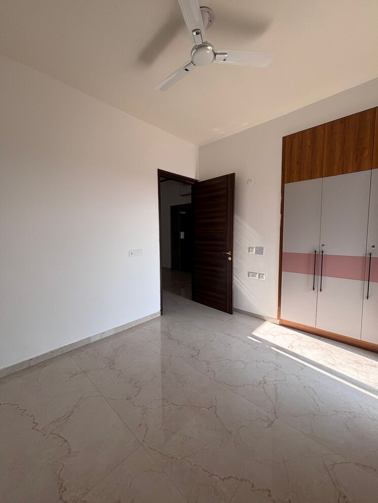 Room, emaar-emerald-floors 3 Bedroom 1380 Sq.Ft. Apartment In Sector 65 Gurgaon 9581250