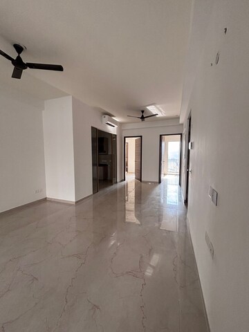 3 BHK Apartment For Rent in Emaar Emerald Floors, Sector 65