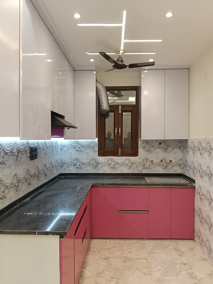 Kitchen, rajendra nagar sector 2 3 Bedroom 110 Sq.Yd. Builder Floor In Rajendra Nagar Sector 2 Ghaziabad 9581281