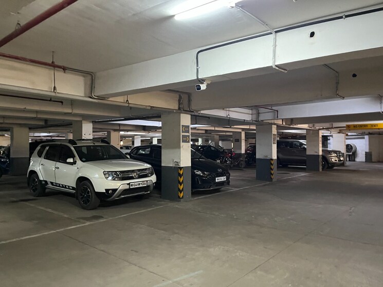  Parking, godrej-central 3 Bedroom 1165 Sq.Ft. Apartment In Chembur Mumbai 9581295