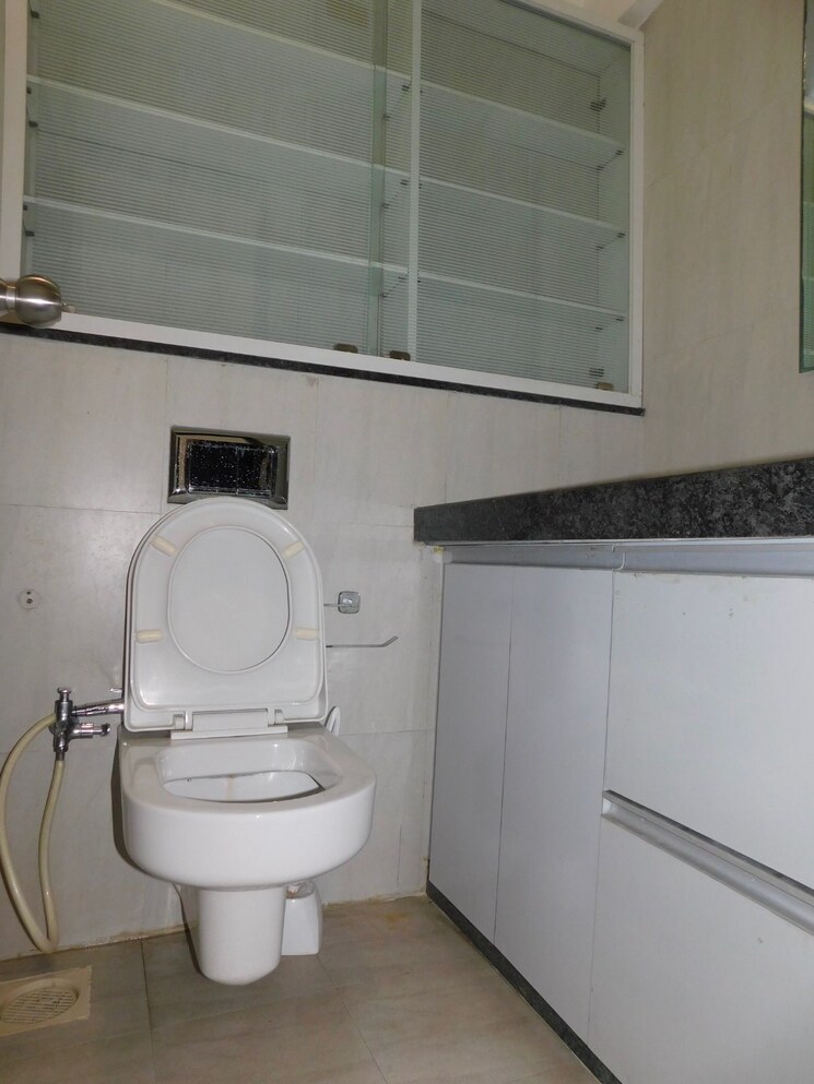 Bathroom, godrej-central 3 Bedroom 1165 Sq.Ft. Apartment In Chembur Mumbai 9581295