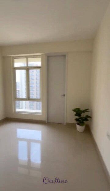 Room in 3 BHK Apartment at Pioneer Park Phase 1, Sector 61 – for Rent