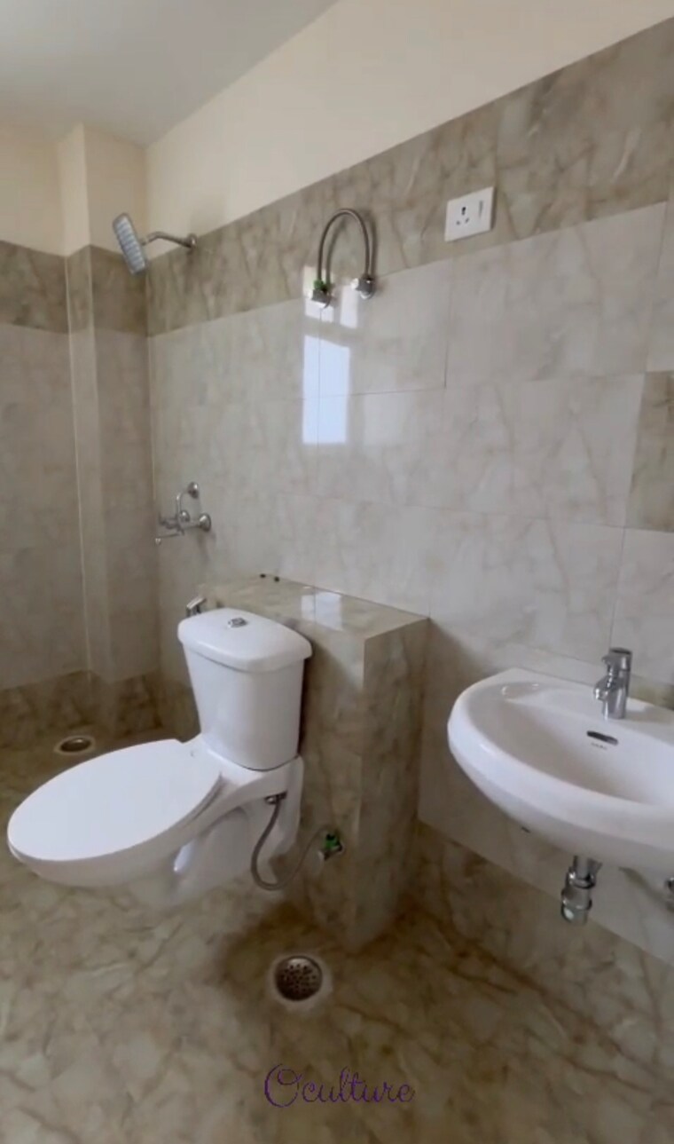 Bathroom, pioneer-park-phase-1 3 Bedroom 1950 Sq.Ft. Apartment In Sector 61 Gurgaon 9581306