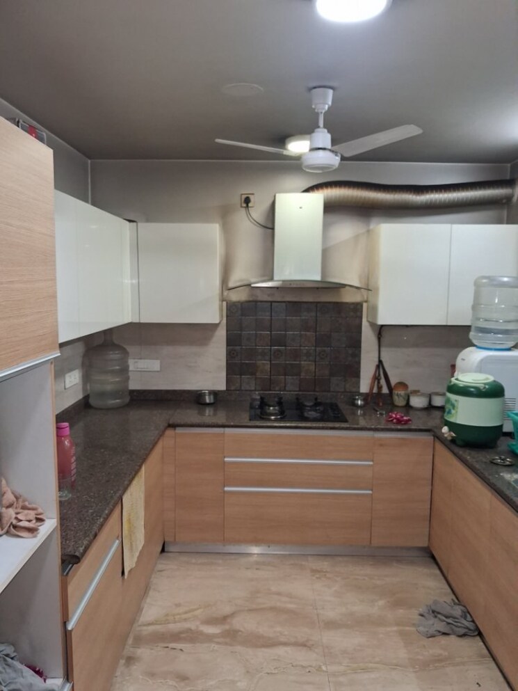 Kitchen, pushpanjali enclave 3 Bedroom 206 Sq.Yd. Independent House In Pushpanjali Enclave Delhi 9581356