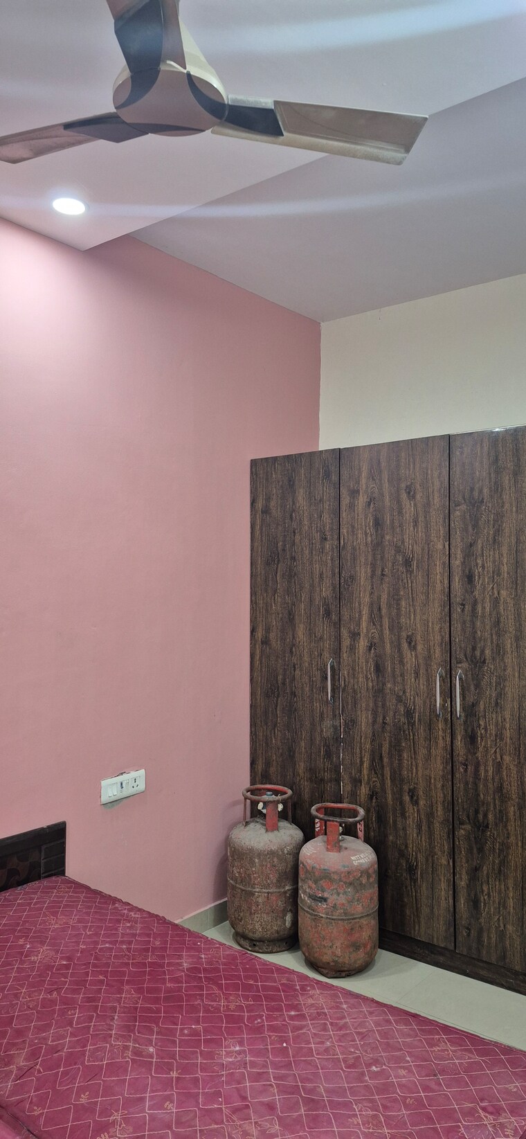 Room, sector 126 3 Bedroom 1500 Sq.Ft. Apartment In Sector 126 Mohali 9581391