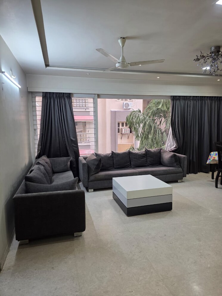 Living Room, deep-indraprasth-10-the-palm-court 3 Bedroom 2750 Sq.Ft. Apartment In Bodakdev Ahmedabad 9581420